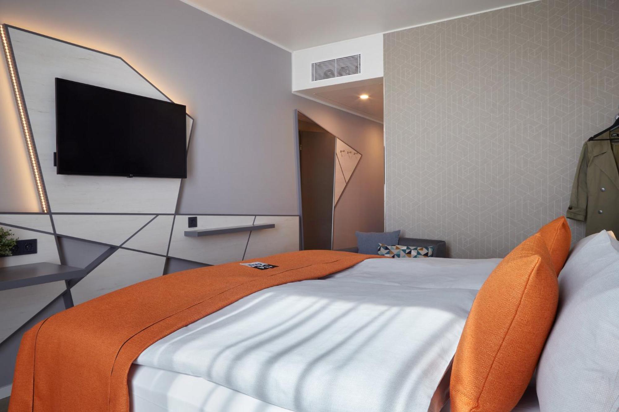 Holiday Inn - The Niu, Hub Dusseldorf Messe By Ihg מראה חיצוני תמונה