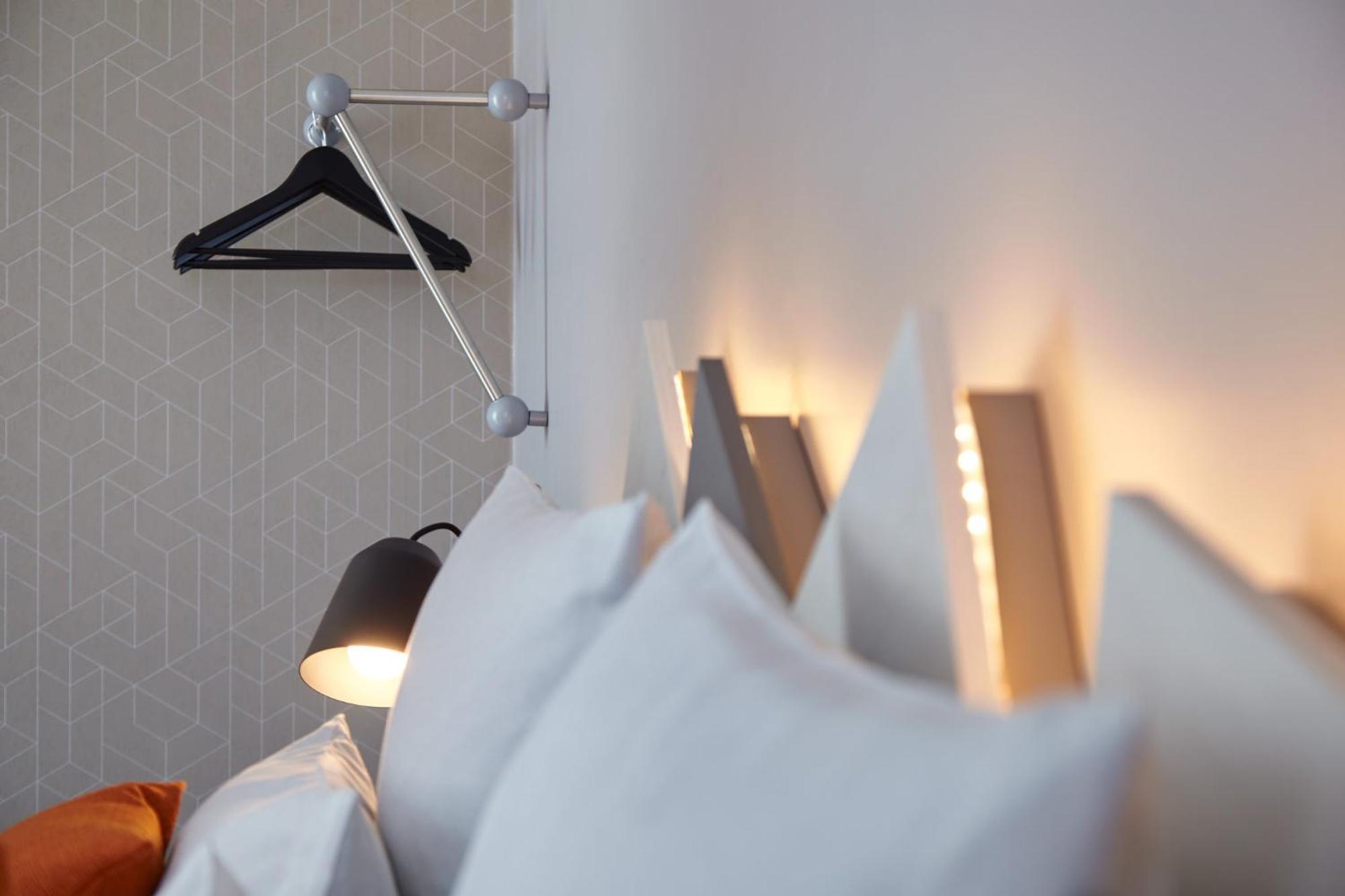 Holiday Inn - The Niu, Hub Dusseldorf Messe By Ihg מראה חיצוני תמונה
