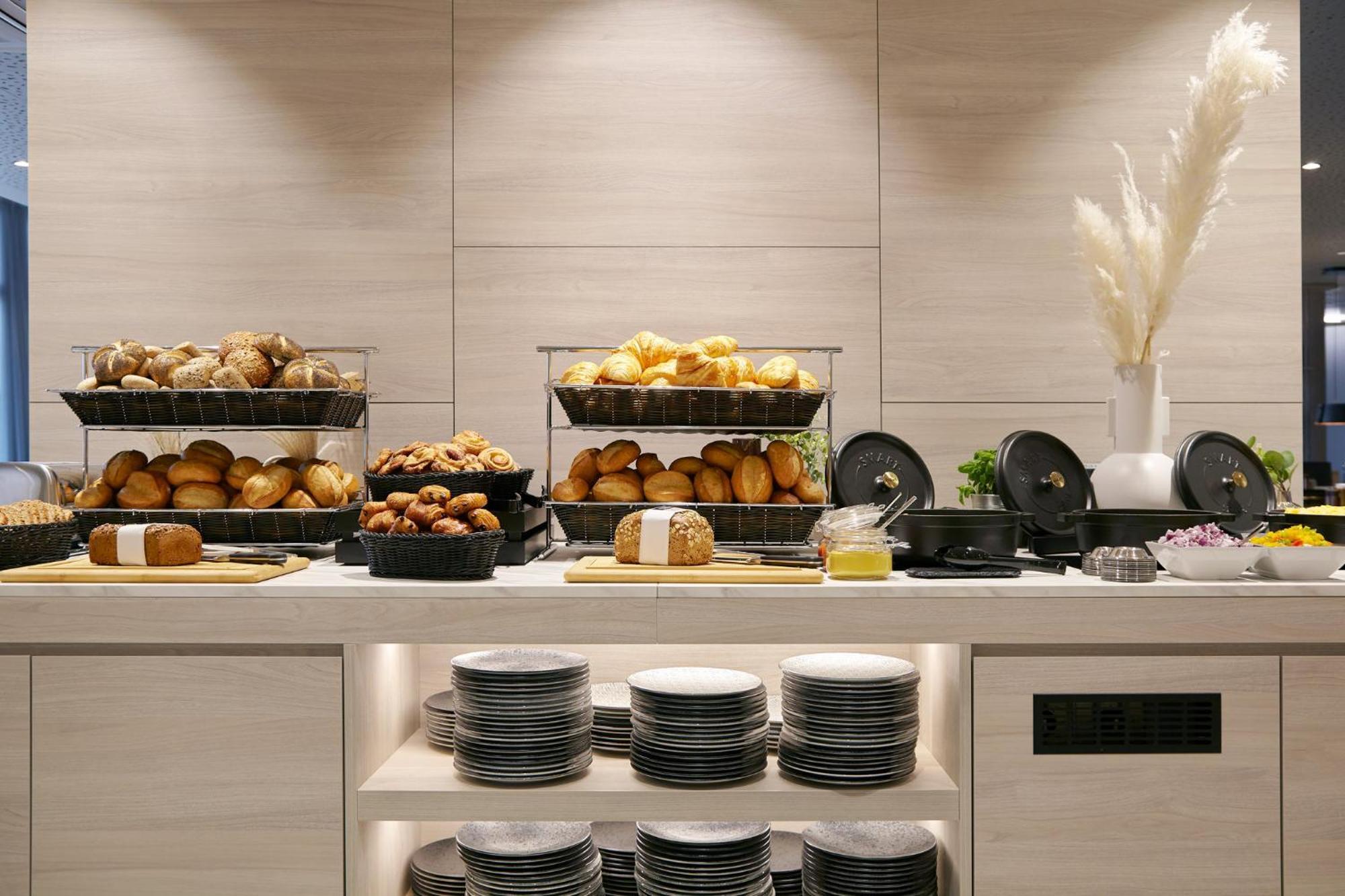 Holiday Inn - The Niu, Hub Dusseldorf Messe By Ihg מראה חיצוני תמונה
