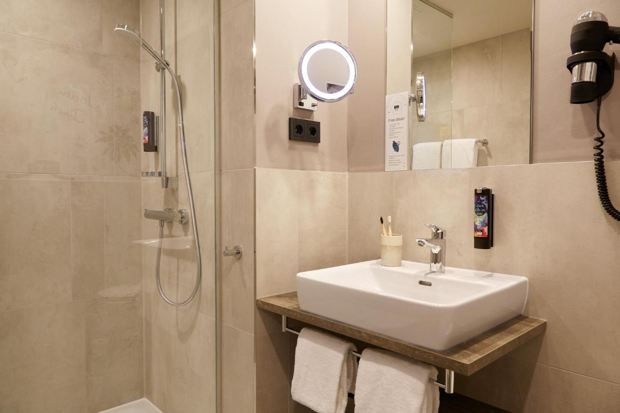 Holiday Inn - The Niu, Hub Dusseldorf Messe By Ihg מראה חיצוני תמונה